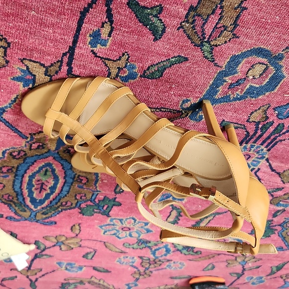 Banana Republic Leather High Heels - Picture 10 of 11